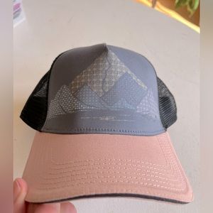 NWOT Prana hat women’s mountain scene